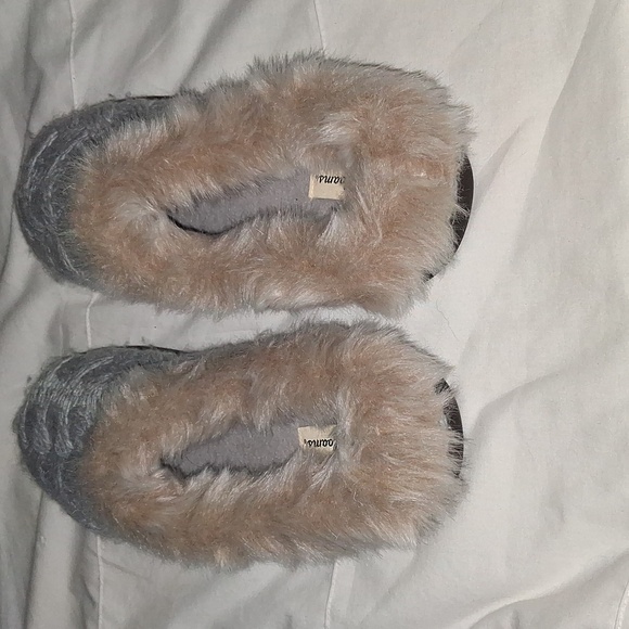 Gray Dear foams Slippers - Picture 7 of 8